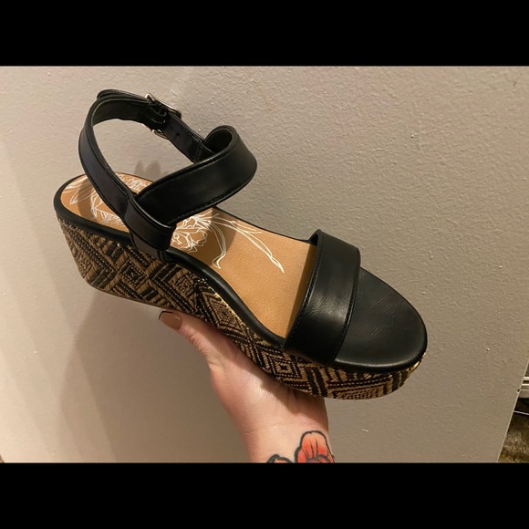 COPY - DV wedges - Picture 2 of 4